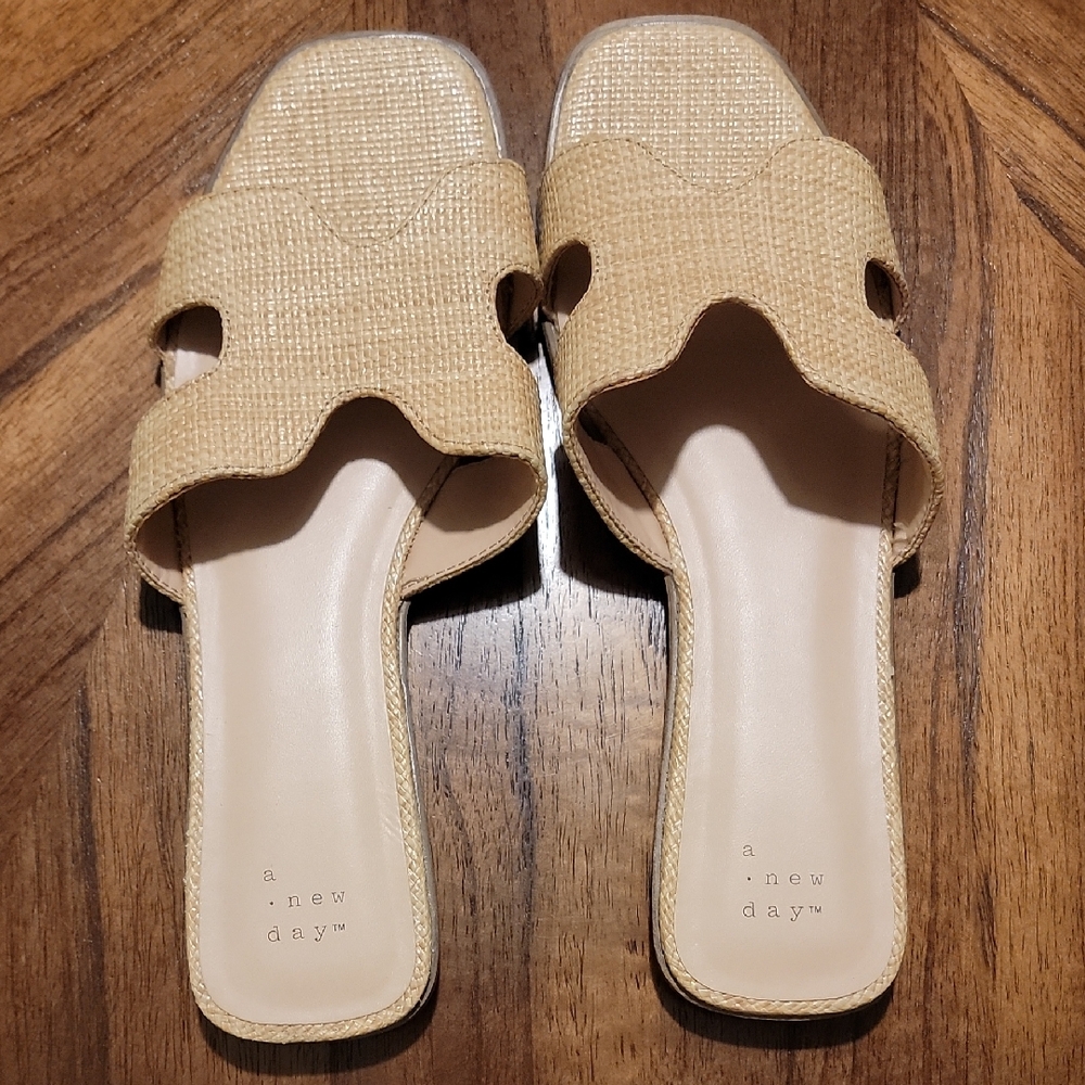 A New Day Women's Beige Textured Slide Sandals